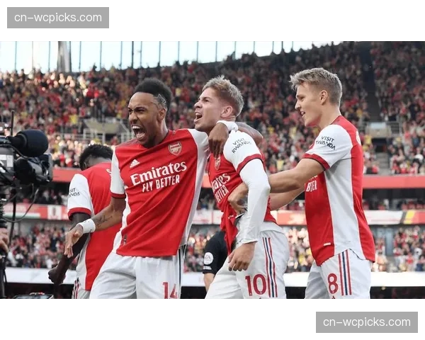 阿森纳主场战绩12胜2平1负，场均打入2.33球仅失0.6球